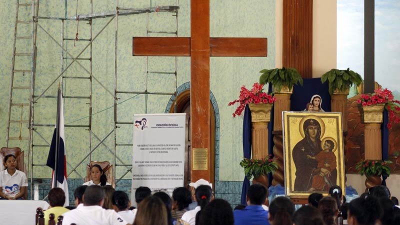  Cruz Peregrina y el Icono de María Salus Populi Romani,