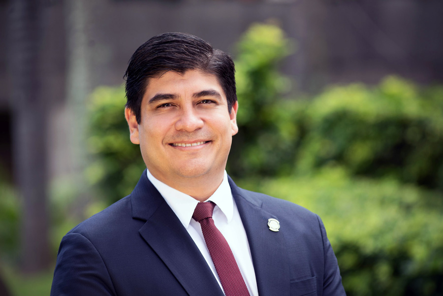 Carlos Alvarado