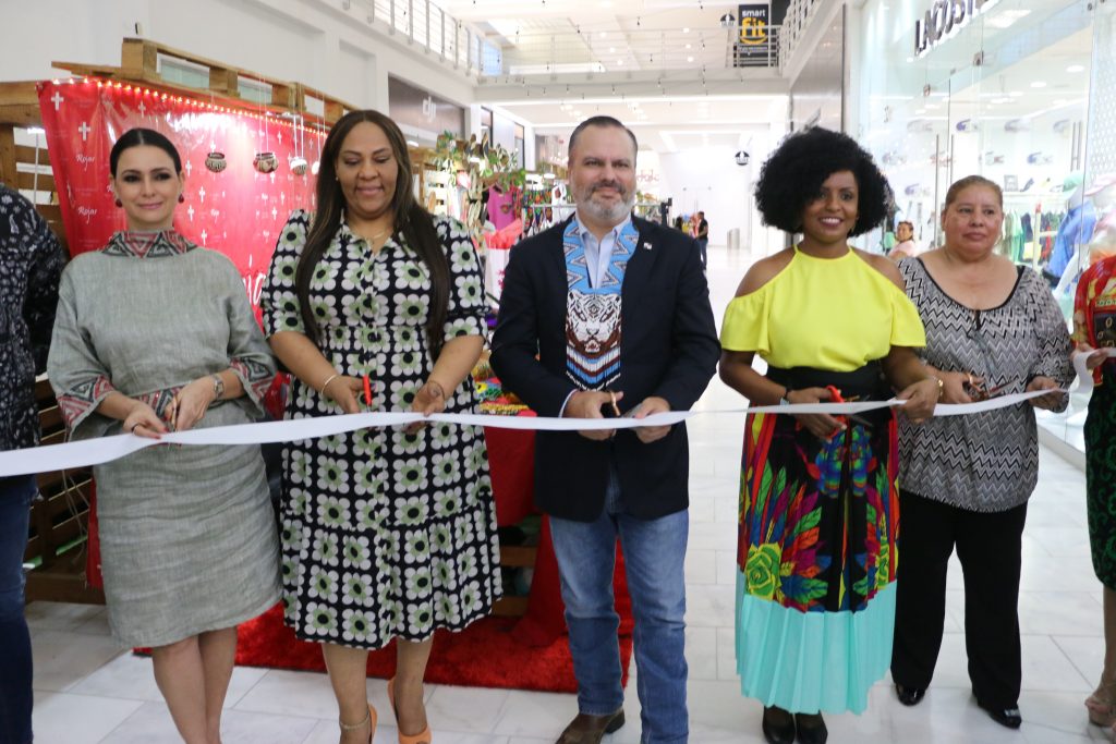 PANAMA inauguró en el marco del Black Weekend la exposición denominada “El Origen Panamá”.