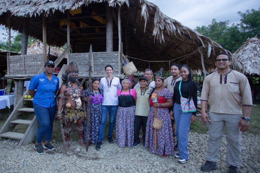 Panamá muestra esta semana y hasta el domingo en su VI Feria Cultural, Artesanal Agro turística toda su cultura, rica en historia de sus ancestros, naturaleza.