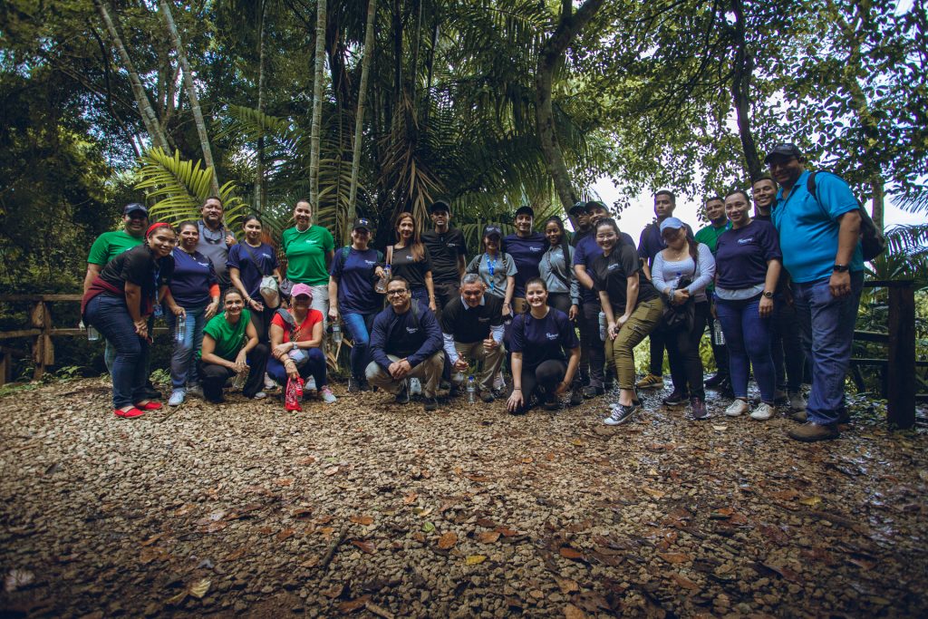 Colaboradores de la Autoridad de Turismo de Panamá recorrieron los senderos: El Roble, el Mono Titi y Dorothy  Wilson,