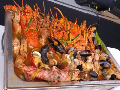 Mercado del Marisco celebra 20 años con sabores internacionales