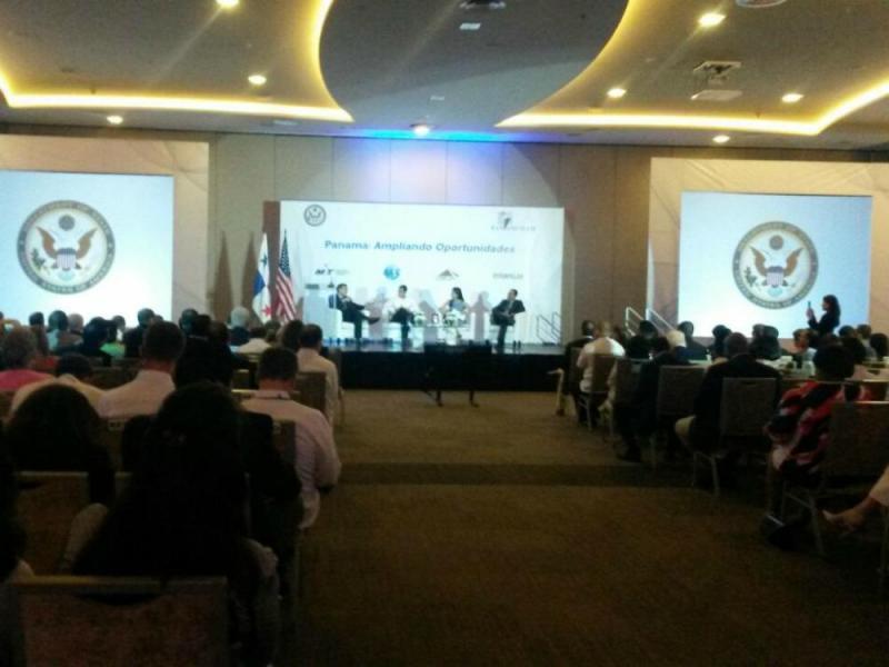 Desarrollan foro empresarial, "Panamá: ampliando oportunidades"