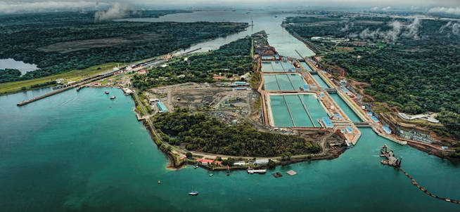 Canal de Panamá publica pliego de cargos en licitación de puerto en Pacífico