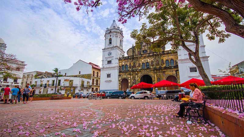 Por los caminos del turismo religioso