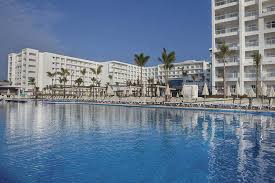 Bellezas panameñas engalanaron nuevo hotel Riu Playa Blanca