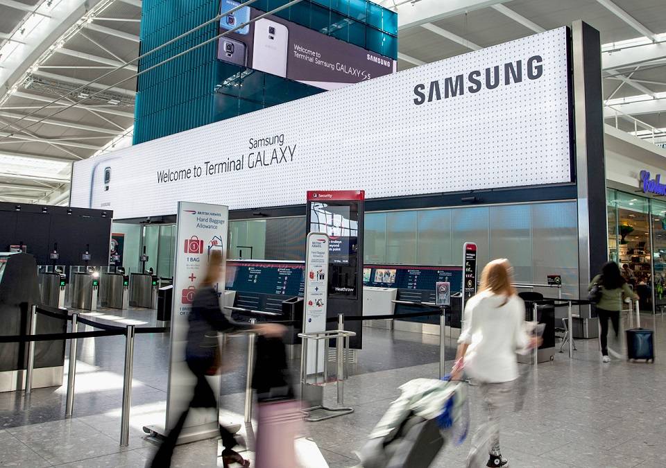 Samsung ofrece recambio del Galaxy Note 7 en aeropuertos tras prohibición