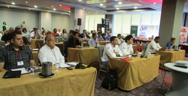 Participantes del Seminario Internacional de Excelencias Gourmet Panamá 2013. El buen servicio y las nuevas tendencias en la gastronomía mundial