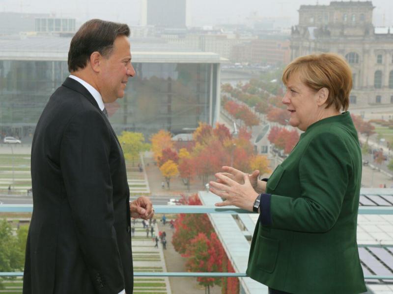 Presidenta alemana se refirió a los "Panama Papers" en encuentro con Juan Carlos Varela