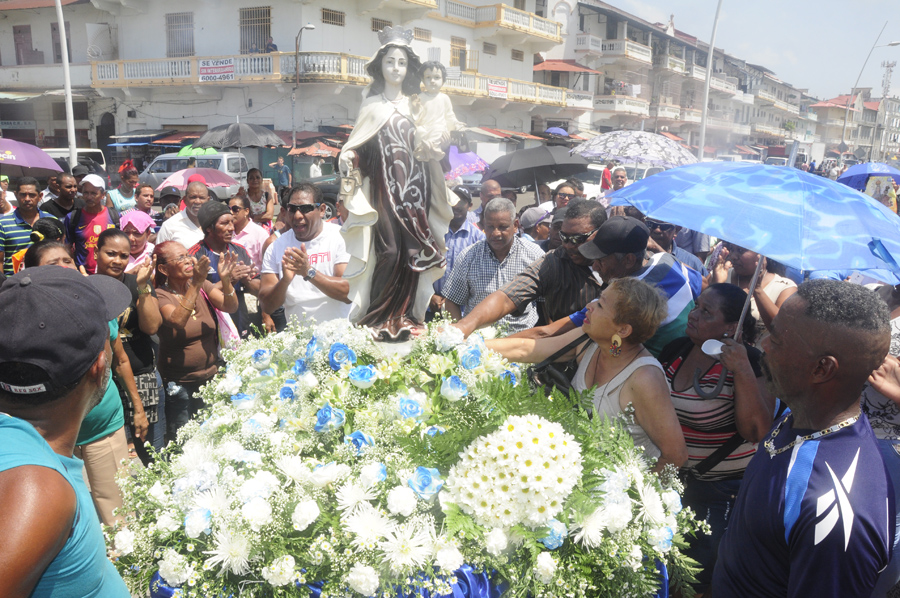Trabajadores del mar rinden tributo a Virgen del Carmen