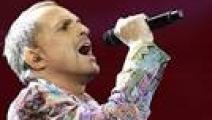 Miguel Bosé pasea por Panamá