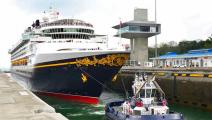  Canal de Panamá recibe primer crucero por las nuevas esclusas