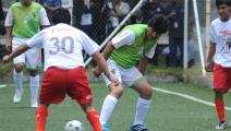 Evo juega partido amistoso de fútbol. 