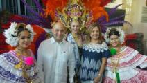 Panameños residentes en Miami celebran con música y bailes folclóricos