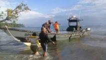 Rescatan a turistas que naufragaron en aguas panameñas