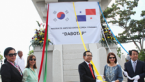 Panamá recibe réplica de Pagoda de Dabotap