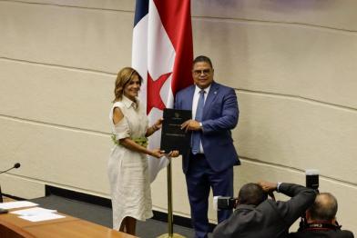 Asamblea Nacional de Panamá, ratifica a la señora Denise Guillén como Administradora General de la ATP